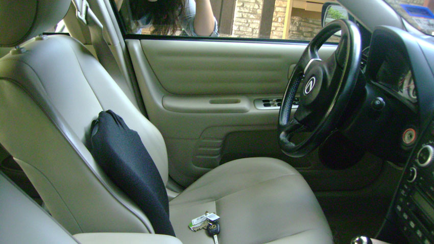 AER-Towing-Miami-Roadside-Assistance-Unlock-Keys-Locked-in-car2 AER Towing Roadside Assistance Miami